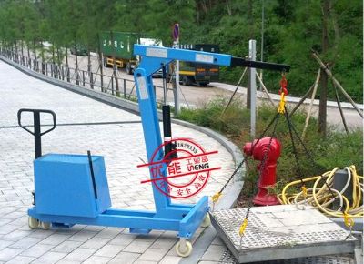 點擊查看詳細信息<br>標題：華友機械移動式小吊機 閱讀次數(shù)：9680