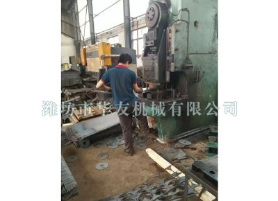 點擊查看詳細信息<br>標題：華友機械車間一角 閱讀次數(shù)：8657