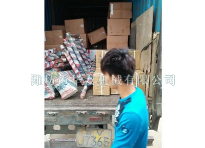 點擊查看詳細(xì)信息<br>標(biāo)題：華友機(jī)械發(fā)貨現(xiàn)場 閱讀次數(shù)：8772