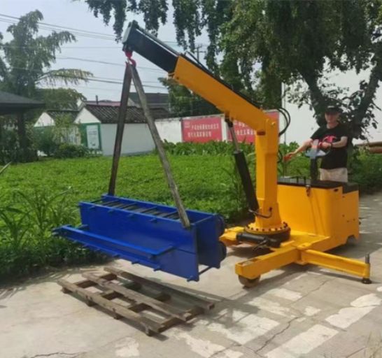 點擊查看詳細信息<br>標題：移動式液壓吊機 多款液壓小吊機 閱讀次數(shù)：1815